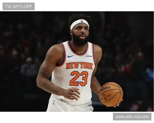 米切尔·罗宾逊无球顺下效率领跑内线，改变尼克斯进攻结构